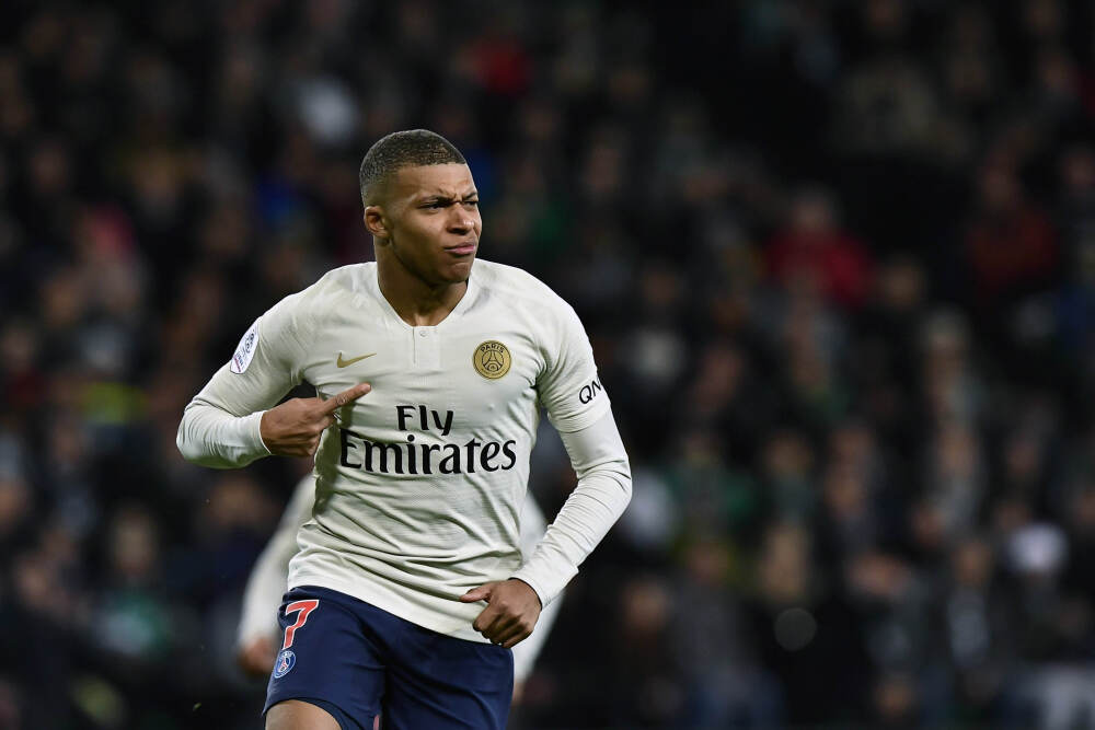 又要创造历史？特朗普下月或亲赴现场，“督战”最高法院关税案辩论